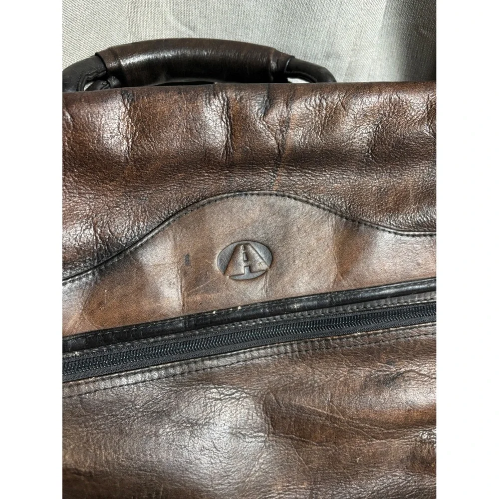 Avenues in America Mens Brown Leather Briefcase Laptop Bag Distressed Vintage